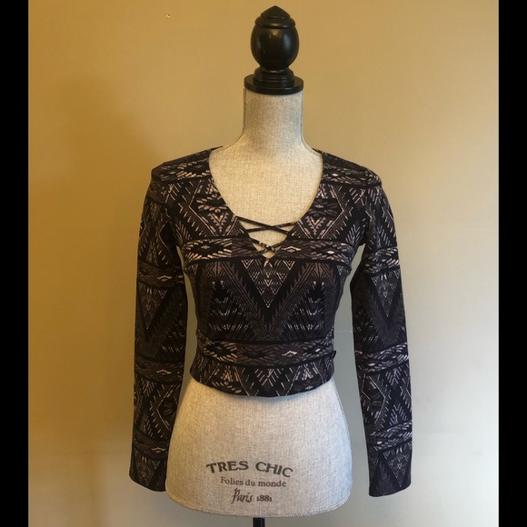 Hollister Tops - HOLLISTER Tribal Crop Top